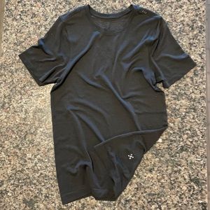 Lululemon men’s active tee shirt